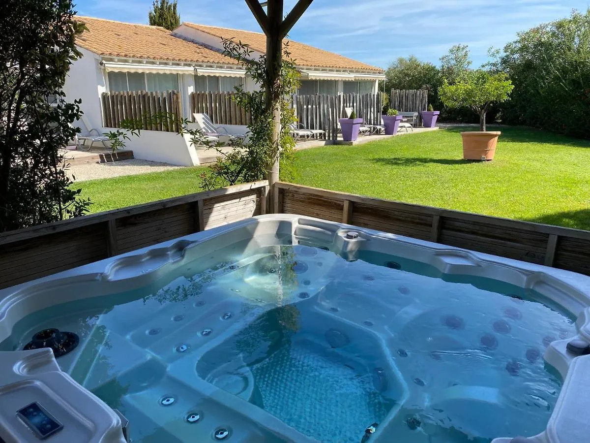 Le Mas De Cocagne Saintes-Maries-de-la-Mer Hotel